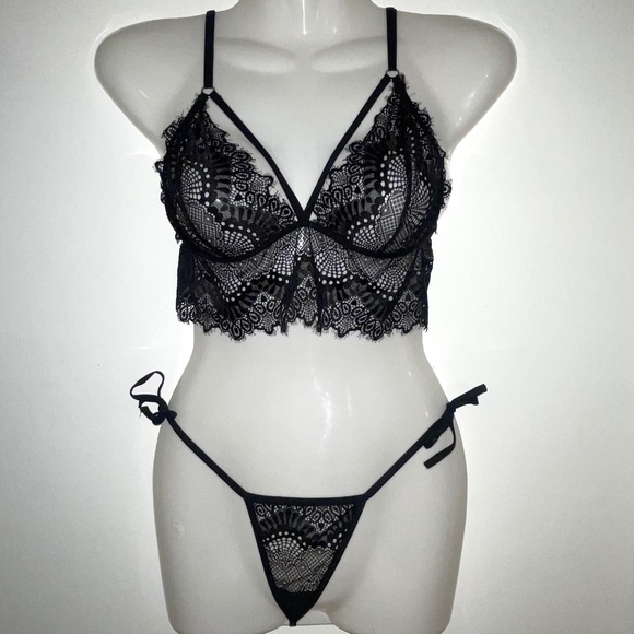 THE PRICE IS FIRM 2 Piece Lace Bra and Self Tie Panty Set OSFW - Picture 1 of 9